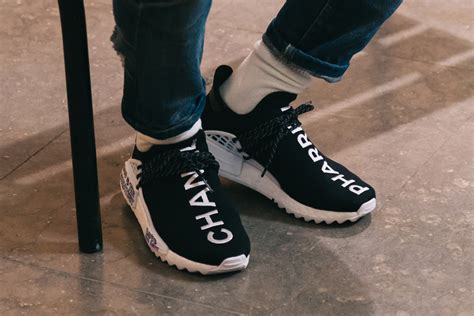 chanel sneakers pharrell verkoopprijs|adidas yeezy chanel.